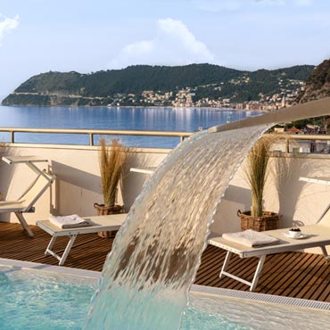 hotel sul mare liguria 4 stelle